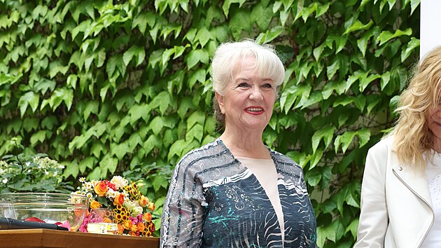 Carmen Mayerová si to ve spole�nosti u�ívala.