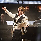 Elton John m problmy s chz i stnm