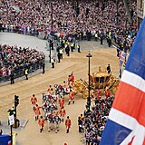 Královnin zlatý kočár před Buckinghamským palácem