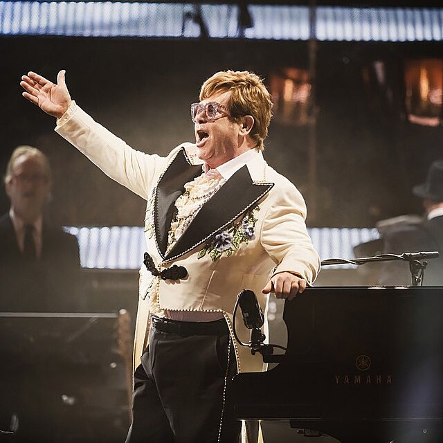 Elton John m problmy s chz i stnm