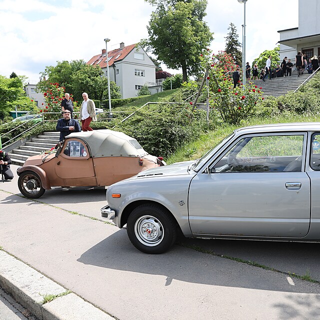 Legendrn Honda Civic, kter si zahrla v Nemocnici, na pohbu Josefa Abrhma...