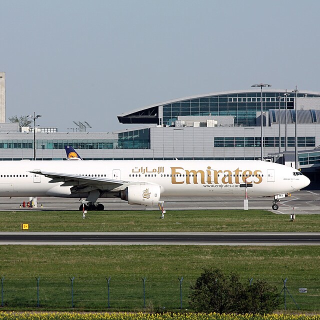 Na Leti�t� V�clava Havla se rychle vracej� cestuj�c� a s t�m raketov� stoup� i po�et let�.