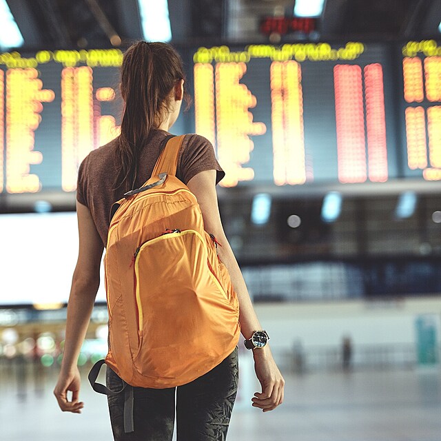 Na Leti�t� V�clava Havla se rychle vracej� cestuj�c� a s t�m raketov� stoup� i...