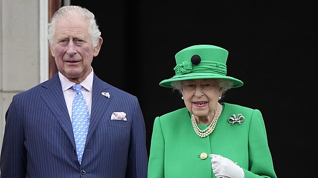 Po smrti své matky Albty II. je princ Charles novým králem a hlavou státu Spojeného království a 15 zemí Commonwealthu.