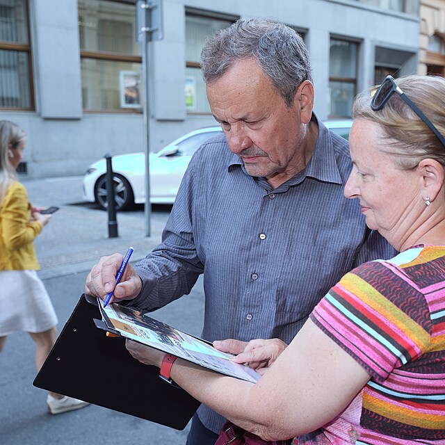 O podpis Miroslava Krobota byl velk zjem.