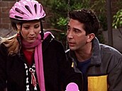 Phoebe a Ross z legendárního seriálu Pátelé.
