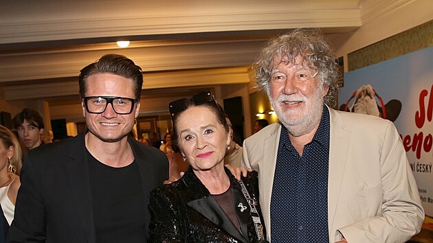 Ond�ej Brzobohatý s Hanou Gregorovou a Zde�kem Tro�kou. Re�isér komedie Slunce,...