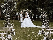 Sharlota se provdala za svého snoubence Lucase