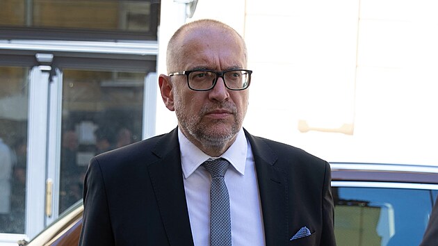 Ministr pro evropské záleitosi a senátor Mikulá Bek.