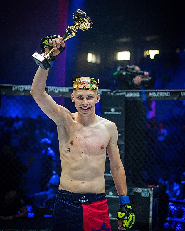 Ro���k Svob�k v kleci nedal Ond�ejovi nejmen�� �anci.