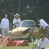 Manel Kotkovi a jejich svatebn autko.