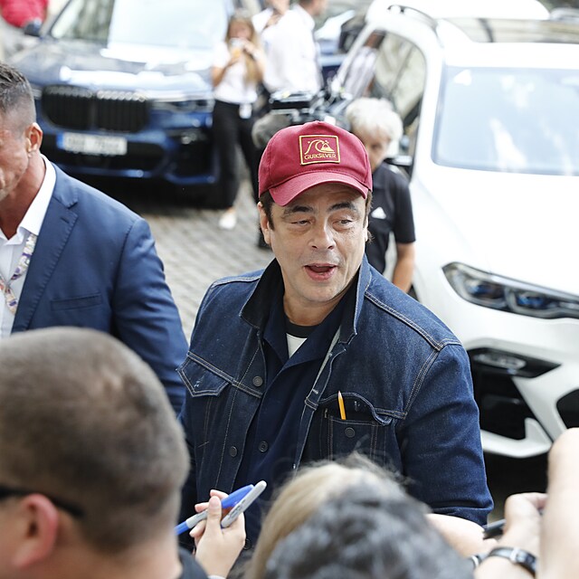 Dritel Oscara Benicio Del Toro dorazil do Var.