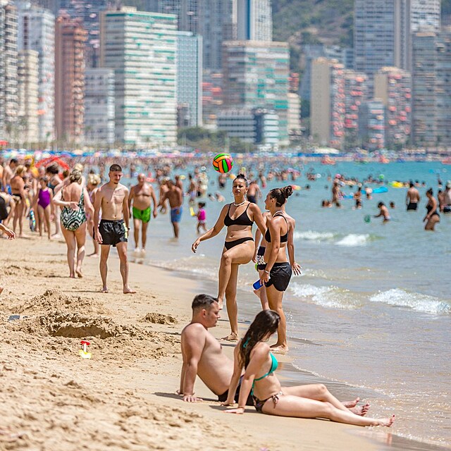 Na plch ve panlsku je hlava na hlav. Ani Benidorm nen vjimkou.