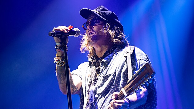 Johnny Depp ovládl show svého par�áka Jeffa Becka.