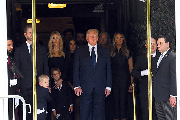 Rodina Trumpových na pohřbu Ivany Trumpové.