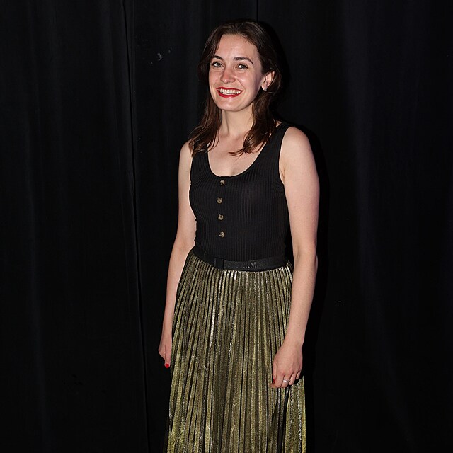 Sarah Hav��ov� v nezkrotn� dlouh� sukni