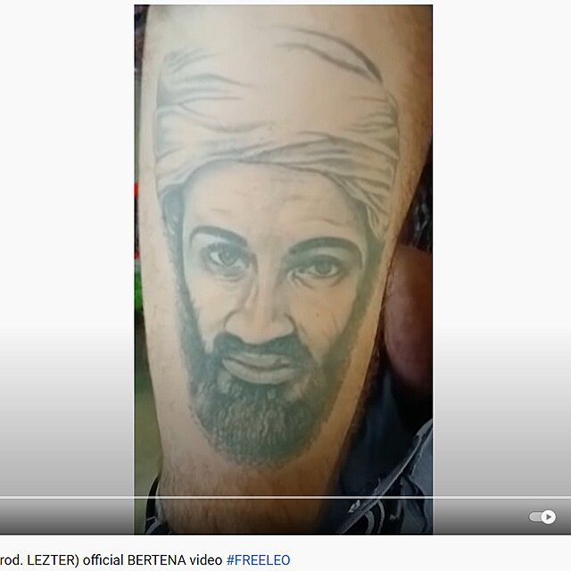Tetovn Usmy bin Ldina, kter se objevuje v klipu Lea Bernka.