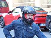 Václav Noid Bárta dorazil a po obadu. Pijel na motorce.