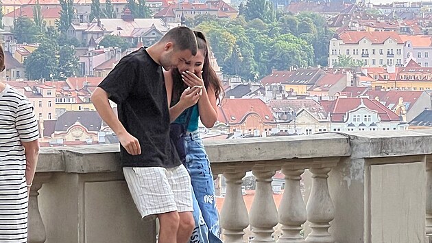 Natálie Grossová a influencer Adam Kajumi na romantické procházce Prahou...