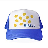 Značka Birell nabízí pro své zákazníky stylové kšiltovky.