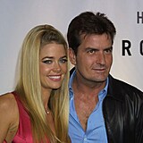 Denise Richardsov a Charlie Sheen (2003)