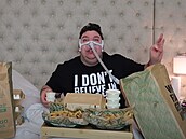 Influencer Nikocado Avocado kv�li chartému zdraví musí pou�ívat zdravotní...