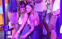 Silvia Dellai a Eveline Dellai to po�ádn� rozjely na primácké párty.
