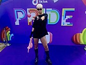 Vít�z reality show Like House Tadeá� Kub�nka na Prague Pride.