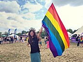 Georgia Hejduková na letoním pochodu Prague Pride