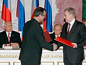 Miroslav Kalousek si jako ministr financí vymuje dokumenty s ruským...