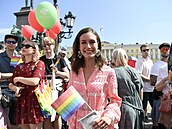 Finská premiérka Sanna Marinová la v ele pochodu Helsinki Pride.