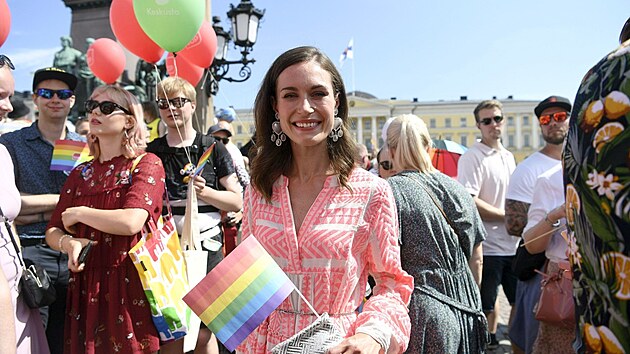 Finská premiérka Sanna Marinová šla v čele pochodu Helsinki Pride.