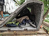 Bezdomovci, kteí ili dlouhé roky pod Hlávkovým mostem, nyní nali útoit...