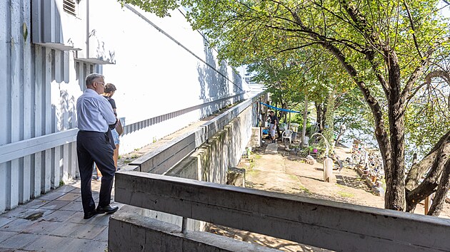 Milan Urban se na vlastní oi piel podívat do bezdomovecké kolonie pod...
