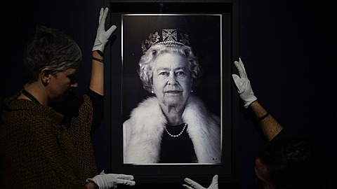 Zemřela britská královna Alžběta II. Vládla úctyhodných sedmdesát let, nejdéle...
