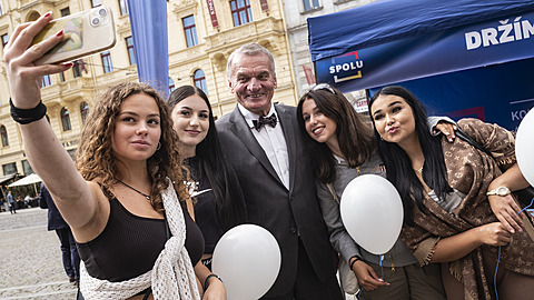 Bohuslav Svoboda je podle svých slov plný energie. Prahu chce vyléit.