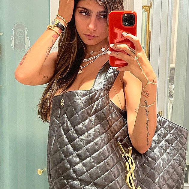 Mia Khalifa vydělává na událostech v Gaze. Pokračuje v podpoře Hamásu, děkuje novým sledujícím
