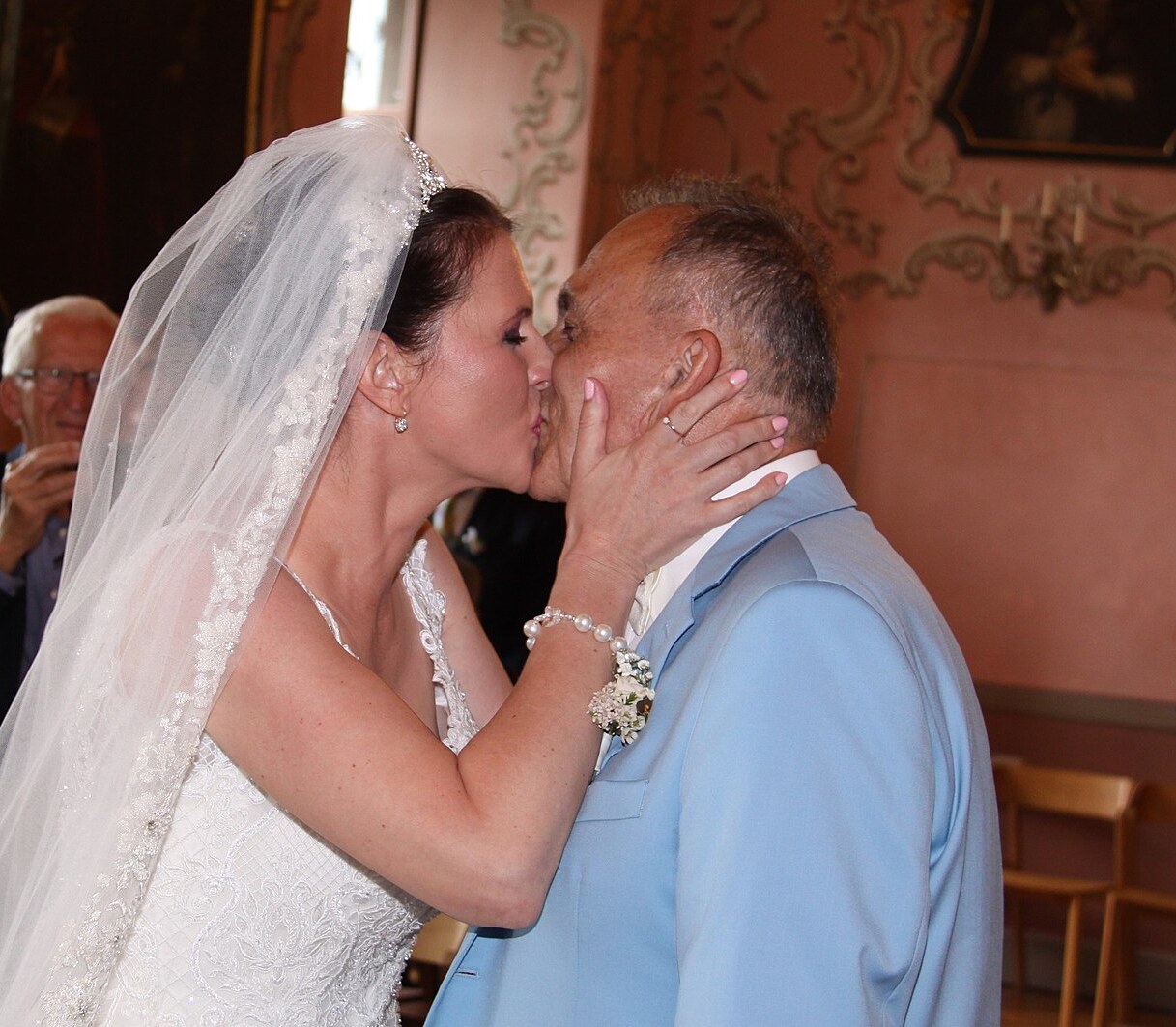 Stanley Bradley si vzal dlouholetou partnerku Lucii. Zasnouben� byli 9 let!