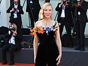 Cate Blanchett se blýskla v kostýmku Schiaparelli.