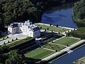 O tom, e Daniel Ketínský je novým majitelem zámku Marais s rozlehlým parkem a...