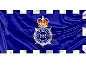 Vlajka londýnské policie obsahuje ifru EIIR, která odkazuje na královnu...