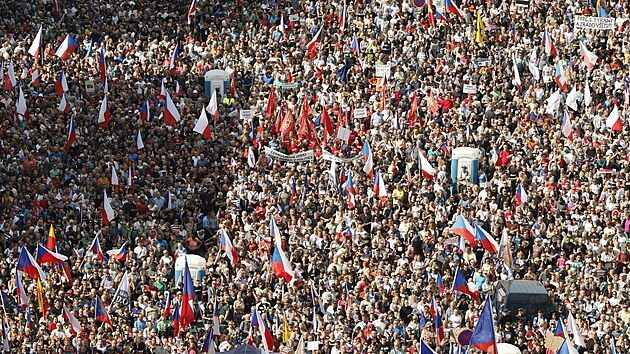 Premiér Petr Fiala to schytává za slova, která pronesl o sobotní demonstraci na Václavském námstí.