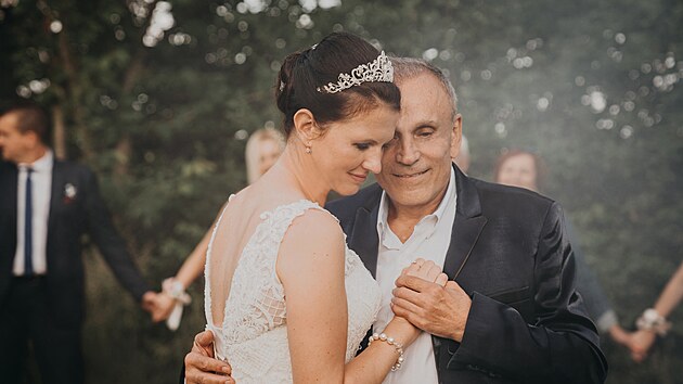 Stanley Bradley je op�t �ená�!