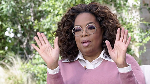 Oprah Winfrey bhem rozhovoru s Meghan a Harrym