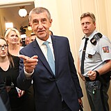Trestní stíhání je politicky motivované, ale české justici věřím, řekl u soudu...