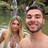 Adam a Anna spolu strávili dovolenou v Chorvatsku a v Bosně.