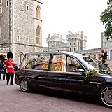 Královny naposledy přijíždí na Windsor.