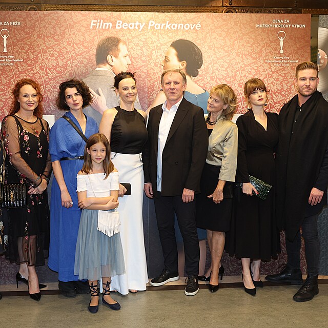 Hereck delegace na slavnostn premie snmku Slovo v kin Lucerna