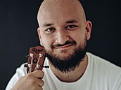 Písni�ká� Poká� je dal�ím �eským interpretem, který vyprodal O2 arenu.