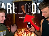 Youtube�i vyvolávali Karla Gotta na h�bitove na Malvazinkách.